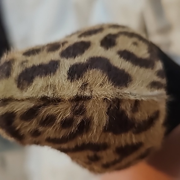 YVES Saint Laurant Leopard Tribute Two Pony High Heel Pumps Sz 38.5 - Picture 7 of 16